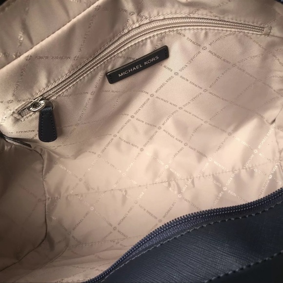 MICHAEL KORS JET SET TRAVEL LARGE CHAIN SHOULDER LEATHER TOTE BAG NAVY/SILVER - Picture 8 of 9